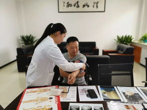暖警關(guān)愛筑防線 花園所開展健康咨詢醫(yī)療服務(wù)活動
